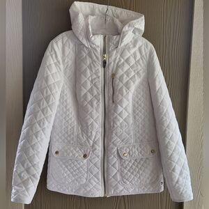 Crown&Ivy White Quilted Hooded Jacket